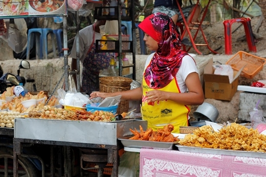 
	
	Thỏa sức khám phá ẩm thực đường phố ở Krabi